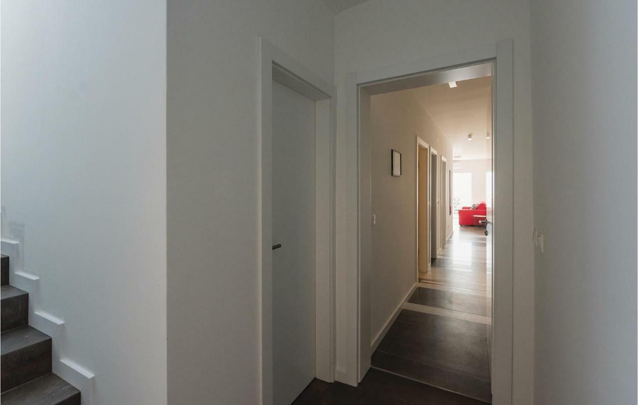 Cozy Apartment In Brodarica With Wifi Bagian luar foto