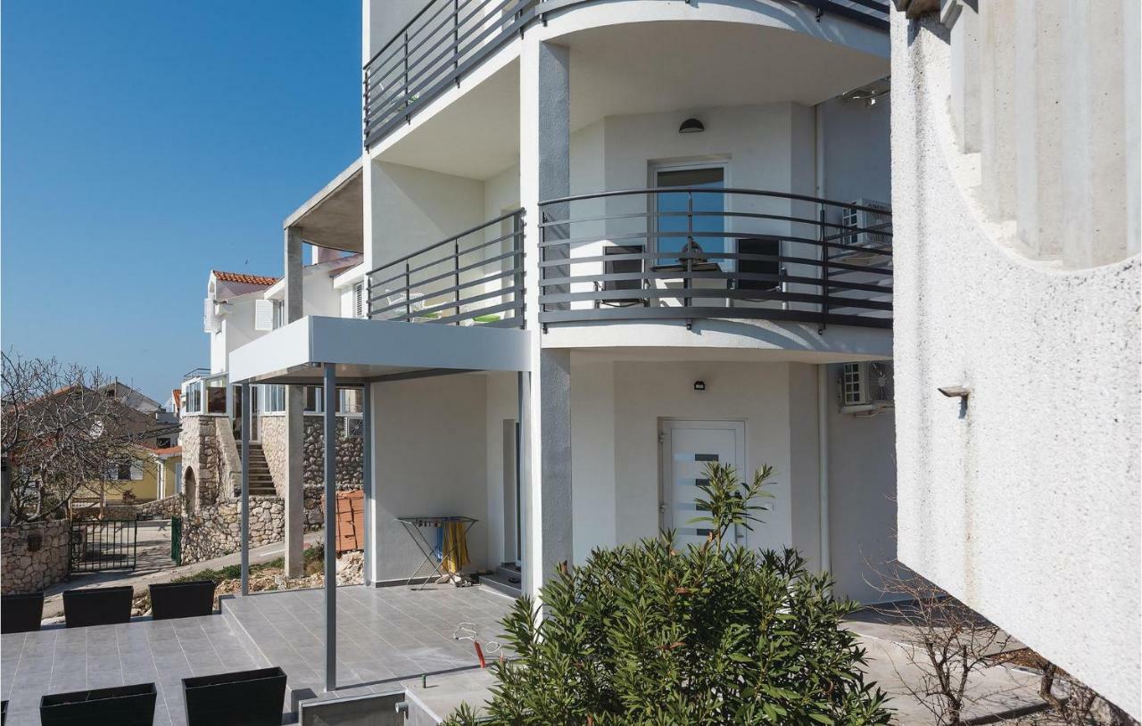 Cozy Apartment In Brodarica With Wifi Bagian luar foto